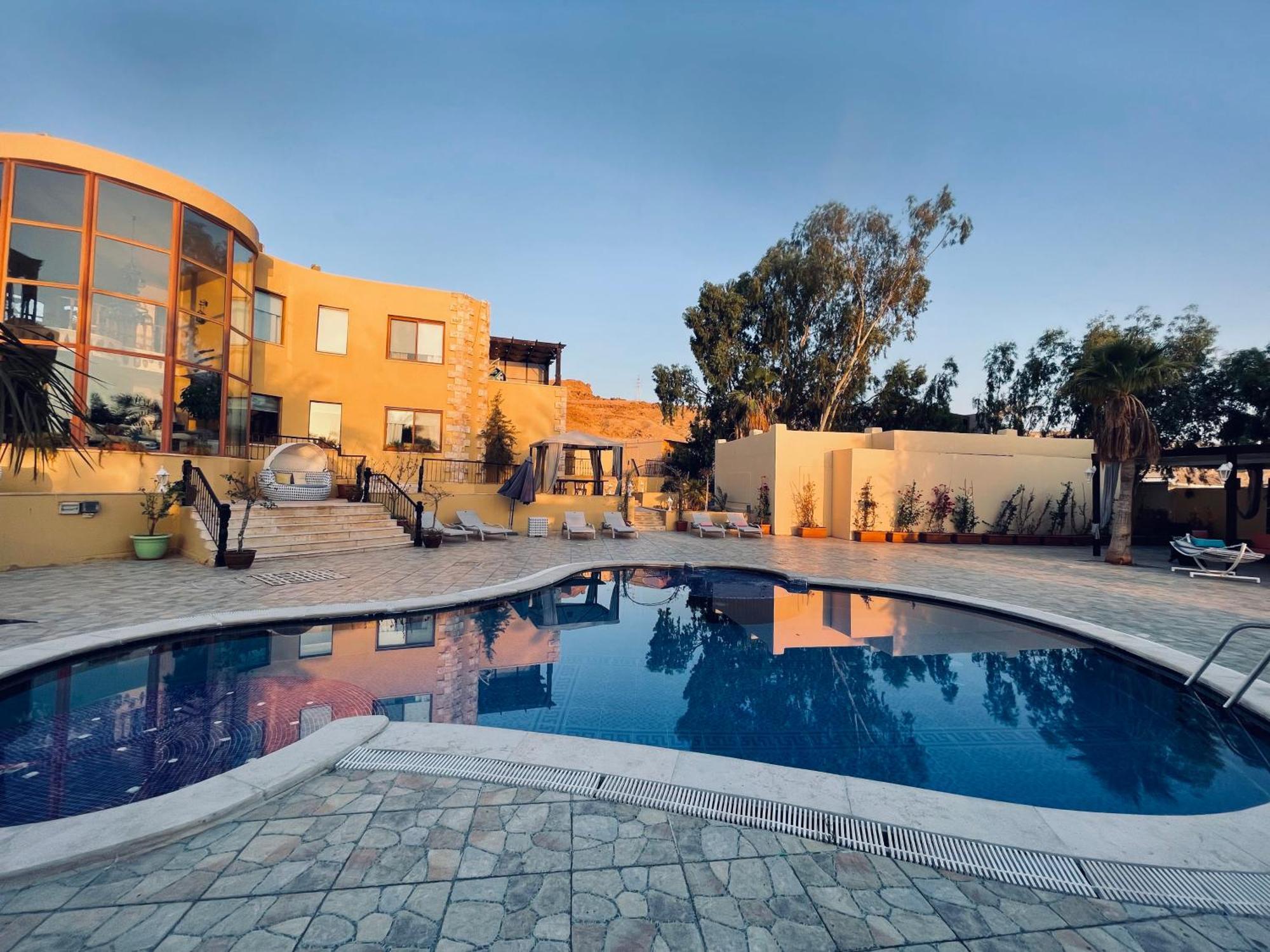 The Precious Guesthouse Sweimeh Exteriér fotografie